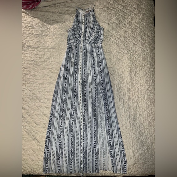 Forever 21 White and Blue Maxi Dress - Picture 7 of 9